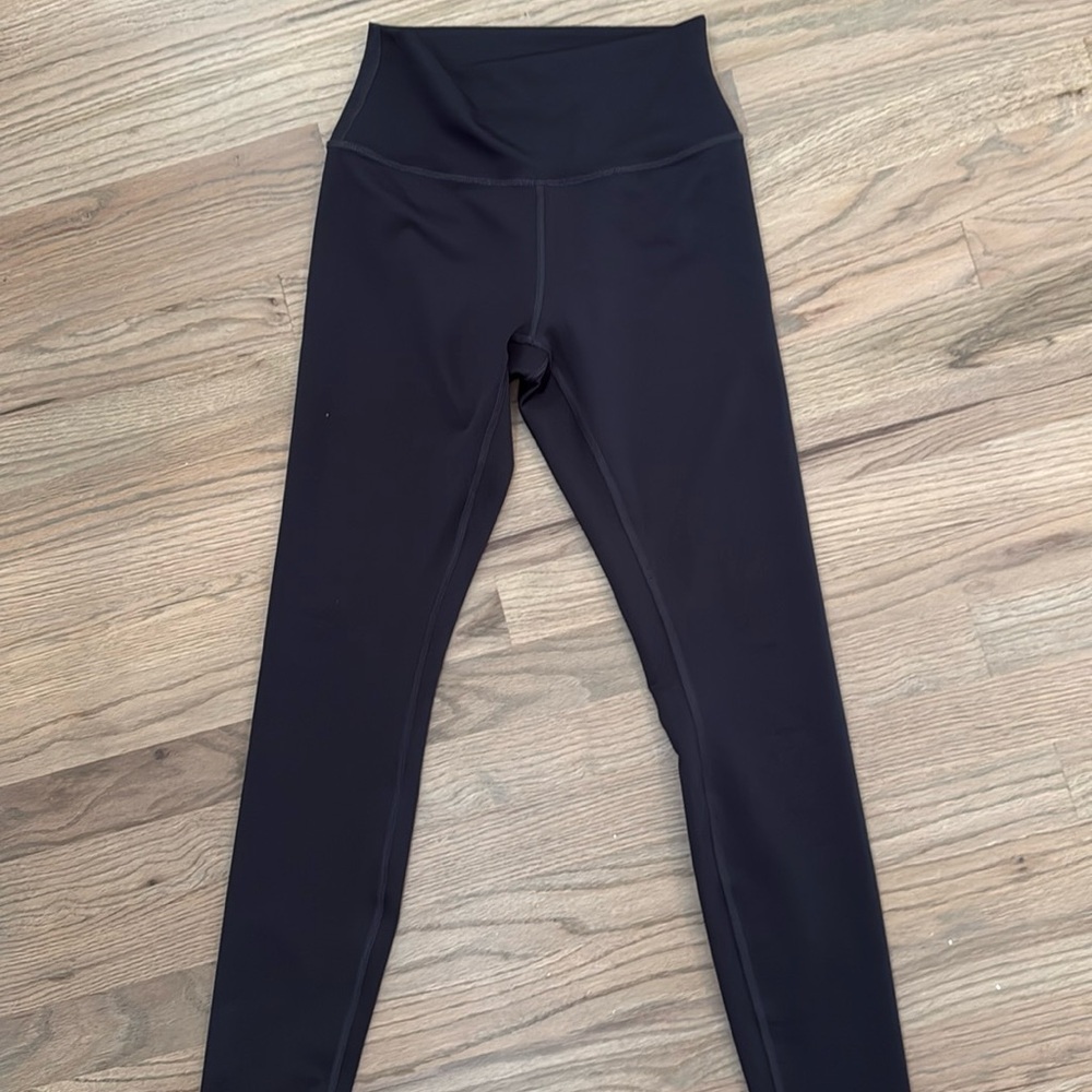 Alo Leggings/ Never worn/dark gray/size medium